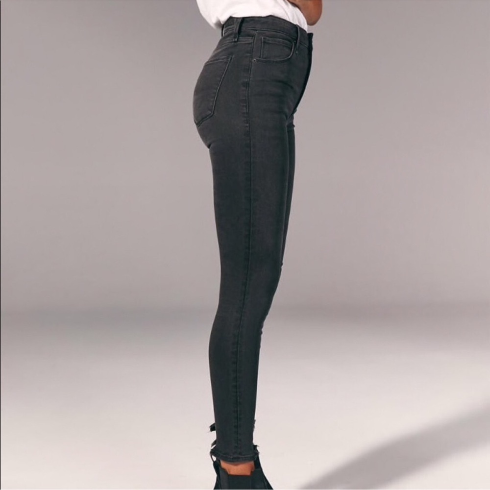 A&F Super Skinny Ultra High Rise Jean